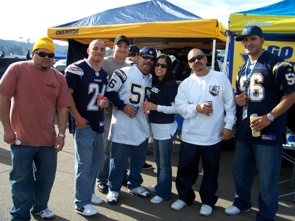 Charger vs Lions 12 16 07 Bolt Pride tailgate 004